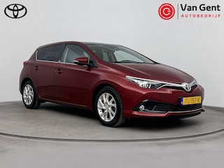 Toyota Auris 1.2T Volcano Edition | Panoramadak | Navigatie | Cruise | Clima | Camera | 17 inch | Rijstrooksensor | Bluetooth