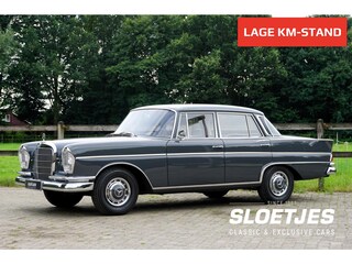 Mercedes-Benz Overige 200-serie 230 S |Heckflosse |18.321 kilometer origineel !!! | Ongerestaureerd | Zo goed als nieuwstaat |6 cilinder |Michelin classic banden |Graphit Grau |ZEER ZELDZAAM in deze onberispelijke conditie | Orgineel chromewerk van 300 serie was optie destijds