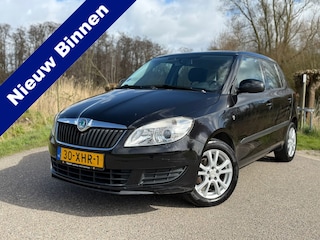 Skoda Fabia 1.4-16V Ambition Business Line / Airco / Voorstoelen Verwarmd / Radio-CD / Elektrische Ramen Voor /