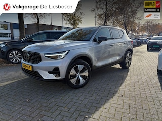 Volvo XC40 1.5 T4 Plug-in hybrid Plus Dark / Panorama-dak / Harman-Kardon / camera / stuur en stoel verwarming