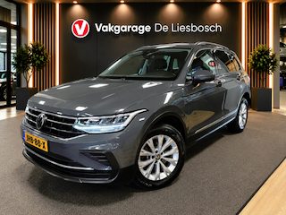 Volkswagen Tiguan 1.4 TSI eHybrid comfort Business / navi / camera / carplay / boeken