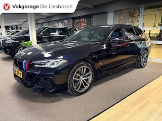 BMW 5-serie Touring 530e xDrive High Executive M-sport / leer / pano / navi / head-up / Apple carplay