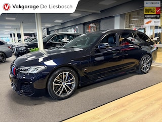 BMW 5-serie Touring 530e xDrive High Executive M-sport / leer / pano / navi / head-up / Apple carplay