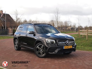 Mercedes-Benz GLB 200 Business Solution AMG 7 persoons | Panoramadak | Trekhaak | Burmester | Sfeerverlichting | Camera |
