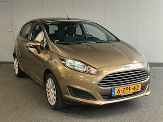 Ford Fiesta 1.25 Titanium uit 2014 Rijklaar Henk Jongen Auto's in Helmond,  al 50 jaar service zoals 't hoort!