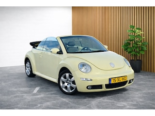 Volkswagen Beetle New Cabriolet 2.0 Highline (CREME KLEUR, AIRCO, STOELVERWARMING, CABRIO, GOED ONDERHOUDEN, NIEUWE APK!)