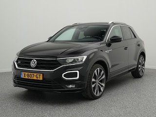 Volkswagen T-Roc R-Line 1.5 TSI 150 PK DSG | LED | Stoelverwarming | Achteruitrijcamera | 19 Inch Velgen |