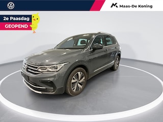 Volkswagen Tiguan 1.4 TSI eHybrid 245pk DSG Life Business · Camera · Matrix LED · Inklap. Trekhaak · Stuur- & Stoelverwarming + achterbank · Apple/Android Car Play · Elek. Achterklep ·