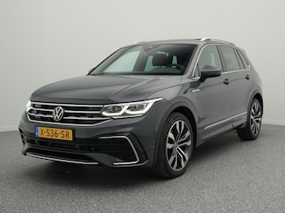 Volkswagen Tiguan R-Line 1.5 TSI 150 PK DSG | LED Matrix IQ | Panoramadak | Trekhaak | Keyless | Achteruitrijcamera |