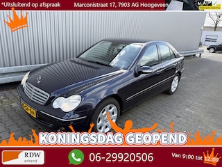 Mercedes-Benz C-klasse 180 K. Elegance AUTOMAAT, Clima, CC, PDC v/a, LM, Trekh, nw. APK – Inruil Mogelijk –