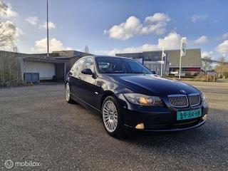 BMW 325i handgeschakelt!