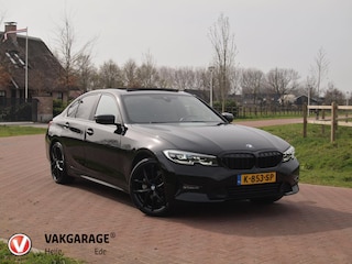 BMW 330e | Panoramadak | Harman Kardon | Apple Carplay | Leer | 19 Inch |