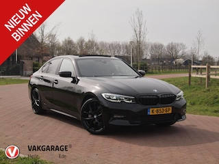 BMW 330e | Panoramadak | Harman Kardon | Apple Carplay | Leer | 19 Inch |