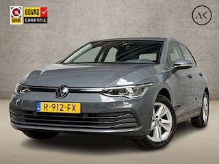 Volkswagen Golf 1.5 eTSI Sport Automaat (APPLE CARPLAY, 4 CILINDER, GROOT NAVI, STUUR/STOELVERWARMING, CAMERA, SPORTSTOELEN, KEYLESS, PARKEERSENSOREN, NIEUWSTAAT)