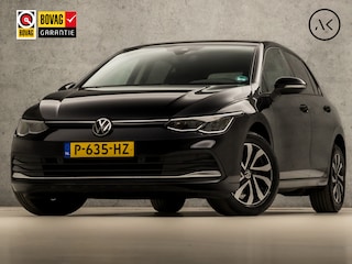 Volkswagen Golf 1.0 TSI Sportline (APPLE CARPLAY, GROOT NAVI, SFEERVERLICHTING, KEYLESS, GETINT GLAS, SPORTSTOELEN, PARKEERSENSOREN, LM VELGEN, ADAPTIVE CRUISE, NIEUWSTAAT)