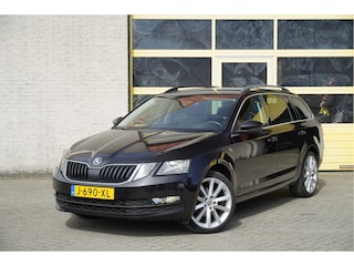 Skoda Octavia Combi 1.5 TSI 150PK! Automaat Business Edition BJ2020 Lmv 18" | Led | Pdc | Trekhaak | App-Connect | Navi | Climate control | Cruise control | RS-Sportstuur | Verwarmde voorstoelen | Extra getint glas