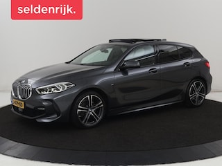 BMW 118i M Sport | Panoramadak | Stoelverwarming | Harman/Kardon | Camera | Live Cockpit | Carplay | Sfeerverlichting | Sportstoelen | Full LED | Navigatie | Half leder | Park Assist | Climate control