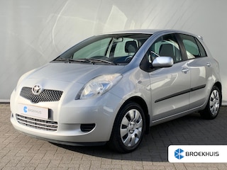 Toyota Yaris 1.3 VVTi Sol MMT | Uniek ! | Airco | Automaat ! | Trekhaak | Radio | Stuurbekrachtiging | Leuke auto! |