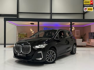 BMW 2-serie Tourer 225e xDrive M-pakket Navi 360° Camera Leder Acc Clima Carplay Stoelverw.