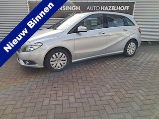 Mercedes-Benz B-klasse 180 Prestige Automaat Schuifdak en slechts 106.198 km!! | Clima | LM Velgen | Zomer en winterset wielen | Unieke km stand! | RIJKLAARPRIJS INCL 12 MAANDEN GARANTIE EN BEURT