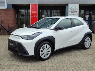 Toyota Aygo Hybrid 115 play NIEUW DIRECT LEVERBAAR! CLIMA AD-CRUISE CAMERA APPLE/ANDROID EL-RAMEN/SPIEGELS