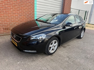 Volvo V40 1.6 T3 R-Design Bj:2013
