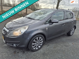 Opel Corsa 1.4-16V Cosmo NETTE AUTO RIJDT EN SCHAKELT GOED