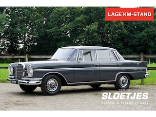 Mercedes-Benz Overige 200-serie 230 S |Heckflosse |18.321 kilometer origineel !!! | Ongerestaureerd | Zo goed als nieuwstaat |6 cilinder |Michelin classic banden |Graphit Grau |ZEER ZELDZAAM in deze onberispelijke conditie | Orgineel chromewerk van 300 serie was optie destijds