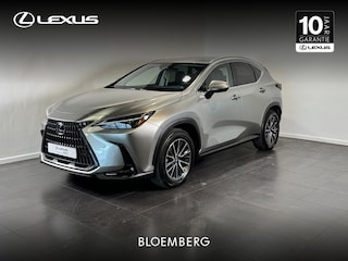 Lexus NX 450h+ AWD Luxury Line | Trekhaak | Stuur -en stoelverwarming | Dodehoekdetectie | Apple Carplay |