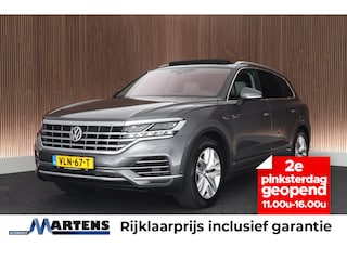 Volkswagen Touareg 3.0 TDI 230pk R-Line Grijs Kenteken Trekhaak Camera Luchtvering Matrix Led Keyless Leder Memory Virtual Cockpit Navigatie