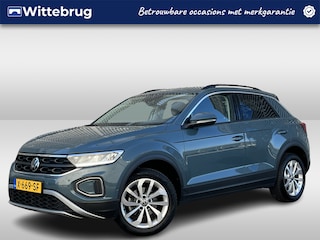 Volkswagen T-Roc 1.0 TSI Life Edition / Navigatie / App connect / Camera / Parkeersensoren V+A / Fabriekgarantie 01-28 / /