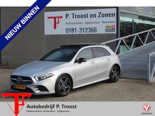 Mercedes-Benz A-klasse 180 AMG Night pakket Panoramadak/Stoelverwarming/Sfeerverlichting/DAB/Achteruitrijcamera/Cruise control 2e Paasdag geopend op Hellevoetsluis & Rotterdam van 12:00 tot 17:00