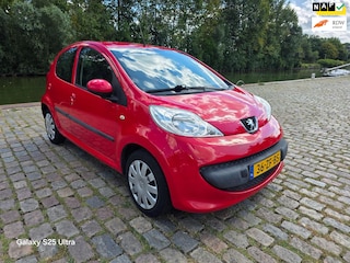 Peugeot 107 1.0-12V XS elektrische ramen cv op afs 5 deurs