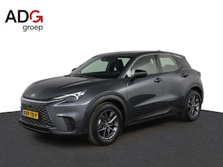 Lexus LBX Elegant 2WD | Apple Carplay/Android Auto | Parkeersensoren | Stoel/Stuurverwarming | Parkeercamera |