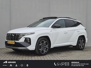 Hyundai Tucson 1.6 T-GDI PHEV N Line Sky 4WD Automaat / Trekgewicht 1.350 kg / Elektrische achterklep / EAER bereik 62 km bereik stad 74 km / Stuur- Stoel & Achterbankverwarming / Glazen schuif- en kanteldak / Rondomzicht camera / Adaptief cruise control / Apple Carplay Android Auto /