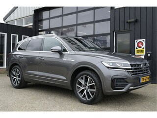 Volkswagen Touareg 3.0 TDI R-Line Automaat | NL-Auto | Trekhaak | Dealer Onderhouden