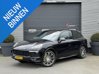 Porsche Cayenne 3.0 S E-Hybrid Sport Chrono | Camera | Luchtvering | Stoelverwarming | Navigatie | Privacy Glass |