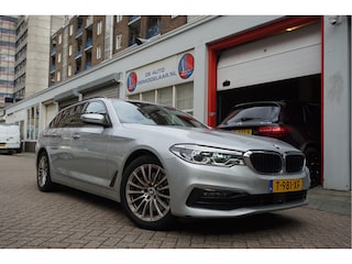 BMW 5-serie Touring 530i High Executive Sport Line | PANO * HUD * Sfeerverlichting * Adaptive + Lane * Wegklapbare trekhaak * Comfortzetels * BMW onderhouden *