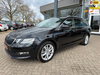 Skoda Octavia Combi 1.0 TSI Gr-tech Amb. Autopmaat, Navi, Apple carplay, trekhaak, etc