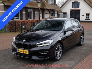 BMW 118i Executive Edition CAMERA / ACC / SPORTSTOEL