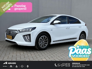 Hyundai Ioniq Premium EV 38 kWh Automaat / SOH 98,1% / Dealer onderhouden / Warmtepomp / Lederen bekleding / Stuur-/Stoel-/Achterbankverwarming / Stoelventilatie / Adaptieve Cruise Control / Achteruitrijcamera /