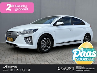 Hyundai Ioniq Premium EV 38 kWh Automaat / SOH 98,1% / Dealer onderhouden / Warmtepomp / Lederen bekleding / Stuur-/Stoel-/Achterbankverwarming / Stoelventilatie / Adaptieve Cruise Control / Achteruitrijcamera /