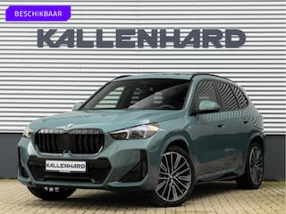 BMW X1 sDrive18i M-Sport Pro - Pano - Memoryzetel - Trekhaak - ACC - Head-Up - Harman Kardon