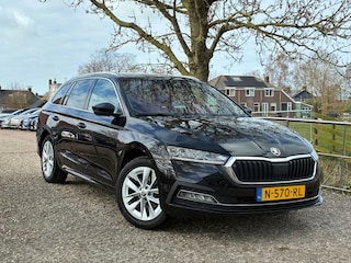 Skoda Octavia Combi 1.0 e-TSI Business Edition Plus | Half/Leder + Trekhaak + Cruise + Navi Nu € 13.975,-!!!