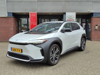Toyota bZ4X PREMIUM 71KWH WARMTEPOMP 3-FASE LADEN 150 kW STOEL/STUURVERW STOELVENTILATIE JBL-AUDIO APPLE/ANDROID 360° CAMERA LEDER EL-ACHTERKLEP 20'' LM-VELGEN