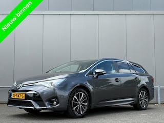 Toyota Avensis Touring Sports 1.8 VVT-i - airco - cruise - dealer onderhouden - navi