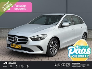 Mercedes-Benz B-klasse 180 Business Solution Automaat / Dealer Onderhouden / 1e Eigenaar / Trekhaak / Navigatie / Stoelverwarming / Climate Control /