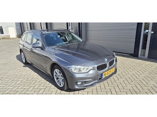 BMW 3-serie Touring 320d Edition Sport Line Shadow Executive rijdt en schakelt goed, lv deur en scherm schaafschade