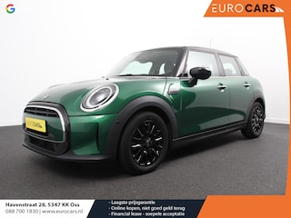 Mini Cooper 1.5 Automaat Maximise | Achteruitrij Camera | Navigatie | Keyless start | Climate Control | Parkeer sensoren | Verwarmde voorstoelen