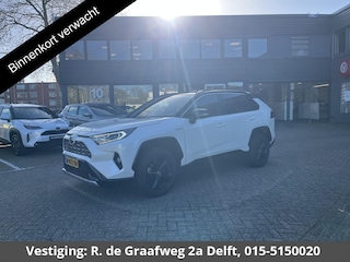 Toyota RAV4 2.5 Hybrid AWD Bi-Tone | 1650 KG trekgewicht | Trekhaak | Parkeersensoren | Apple Carplay & AndroidAUTO | Adapt.Cruise Control |